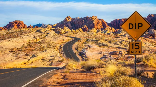 Vägen Slingrar Sig Genom Valley Fire State Park Nevada — Stockfoto