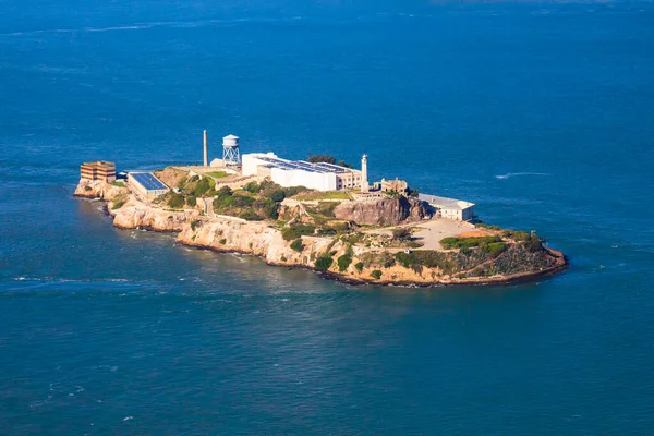 San Francisco Körfezi Ndeki Alcatraz Adasının Havadan Görünüşü — Stok fotoğraf