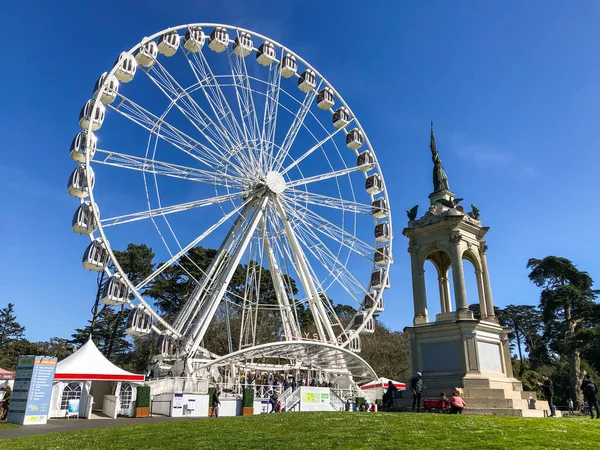 SAN FRANCISCO - 6 Mart - Golden Gate Park, San Francisco Sky Star dönme dolabı. 6 Mart 2021 'de San Francisco, Kaliforniya, ABD' de çekildi..
