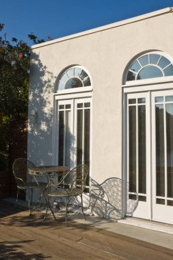 Venice Beach, California 'da modern bir evde veranda..