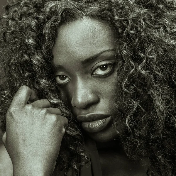 Portrait Rapproché Une Femme Noire Malheureuse — Photo