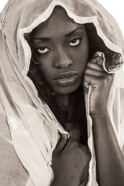 Jolie Femme Africaine Avec Une Écharpe — Photo