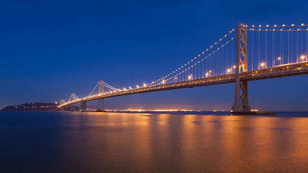 Bay Bridge à noite — Fotografia de Stock