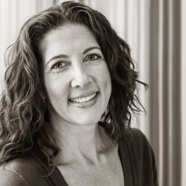 Gülümseyen Kadın