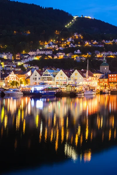 Bergen la nuit — Photo