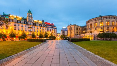 Gece şehir merkezi Oslo