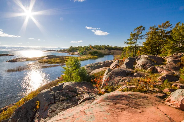 Gürcüce Bay Ontario Kanada kırmızı kaya