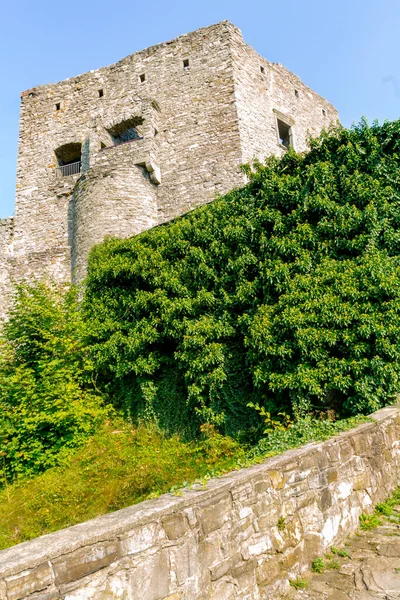Руины Старинного Средневекового Замка Крепости Хуквальды Стены Башни Средневекового Замка — стоковое фото