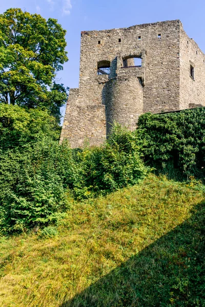 Руины Старинного Средневекового Замка Крепости Хуквальды Стены Башни Средневекового Замка — стоковое фото