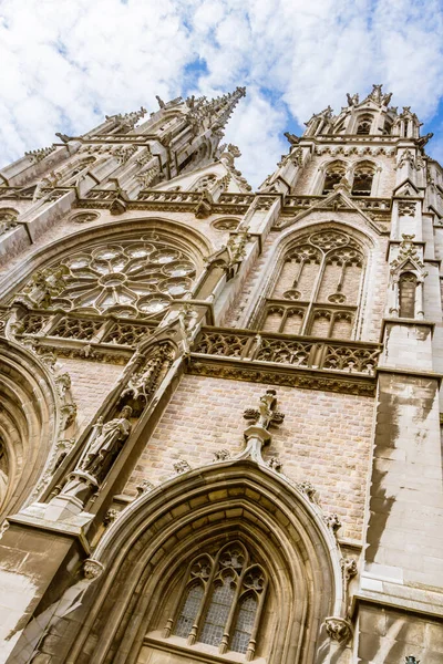 Facciata Della Chiesa Cattedrale Neogotica San Pietro San Paolo Sint — Foto Stock