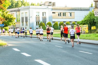 3 Rd Wizz Air Katowice Yarı Maraton, Katowice, Silesia, Polonya. 19 Haziran 2021. Bu yıl Wizz Air Katowice Maratonu yarı maraton, bayrak maratonu ve 5 km 'lik bir yarıştı..