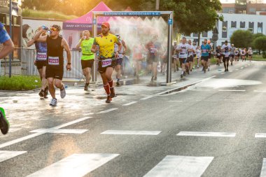 3 Rd Wizz Air Katowice Yarı Maraton, Katowice, Silesia, Polonya. 19 Haziran 2021. Bu yıl Wizz Air Katowice Maratonu yarı maraton, bayrak maratonu ve 5 km 'lik bir yarıştı..