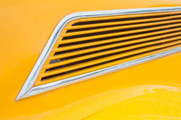 Painel do veículo amarelo — Fotografia de Stock
