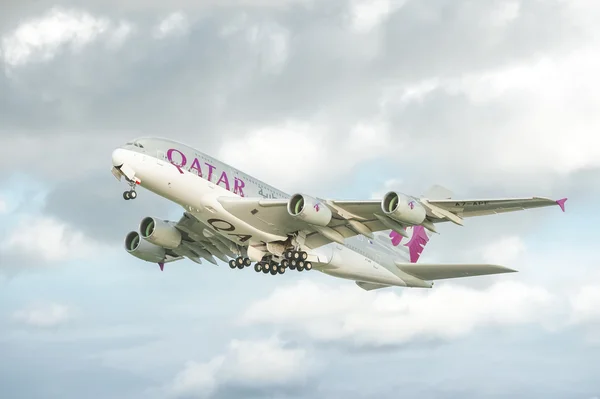 Qatar Airways Airbus A380 — Stock Photo, Image