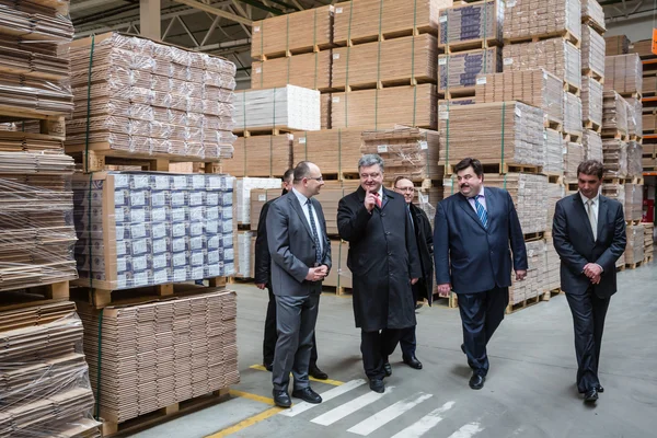 Президент України Петра Порошенка відвідав ТОВ "Барлінек" Inve — стокове фото