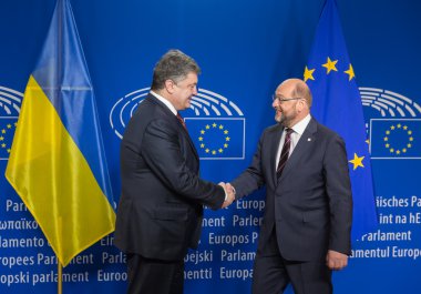 Petro Poroshenko ve Martin Schulz