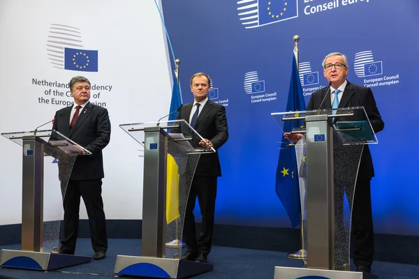 Petro Poroschenko, Jean-Claude Juncker und Donald Stoßzahn — Stockfoto