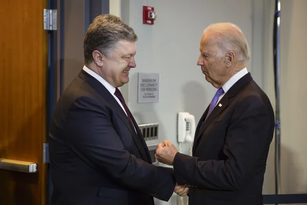Joe Biden y Petro Poroshenko — Foto de Stock