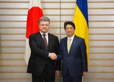 Petro Poroshenko ve Şinzo Abe