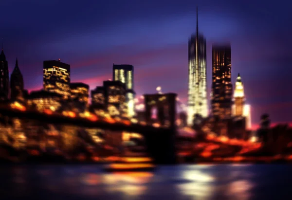 Manhattan à noite com luzes e reflexos — Fotografia de Stock