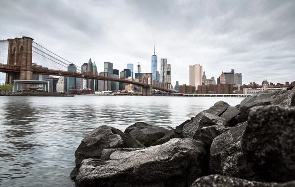 Skyline di Manhattan e ponte di Brooklyn — Foto Stock