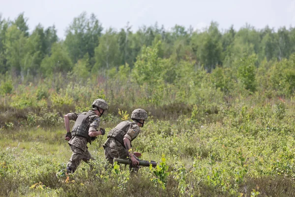 Forças Armadas da Ucrânia na área de treinamento militar — Fotografia de Stock