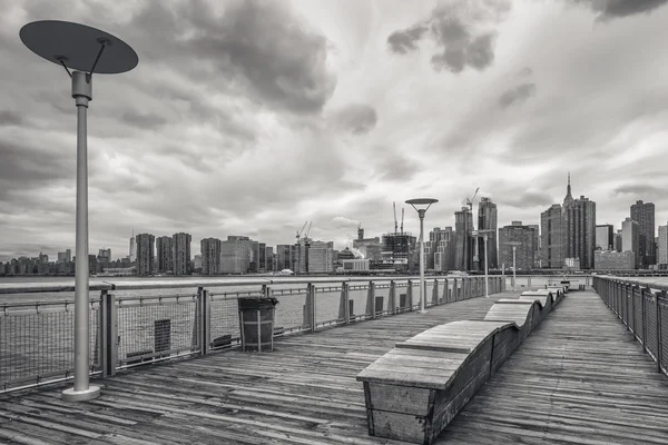 View on Manhattan skyline over the East River — Stock Photo, Image