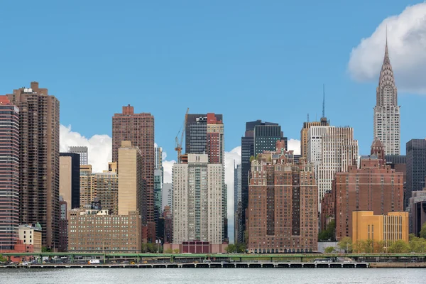 Skyline di Manhattan con Chrysler Building — Foto Stock