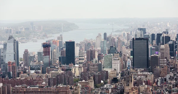 Манхэттен в центре Нью-Йорка с Вашингтонским мостом — стоковое фото