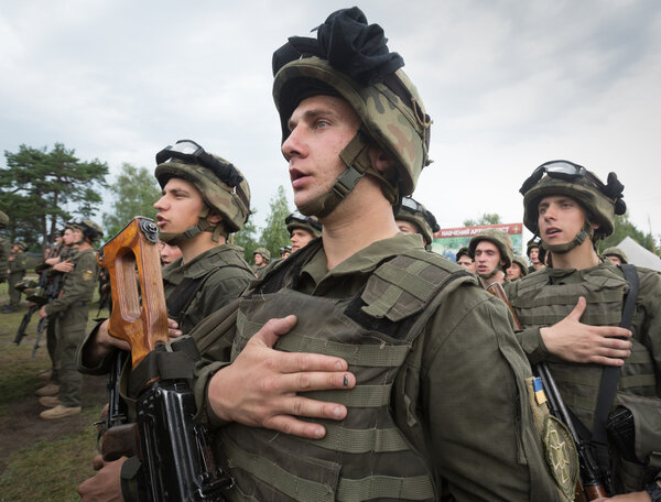 Солдаты в учебном центре Национальной гвардии Украины
