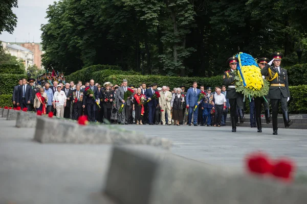Prezydenta Poroszenko honorowane pamięci ofiar wojny na Ukrainie — Zdjęcie stockowe