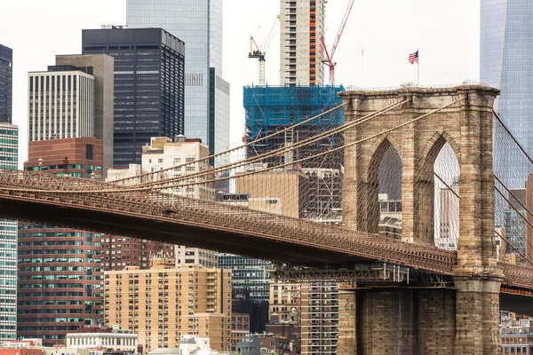 Brooklyn bridge en manhattan — Stockfoto