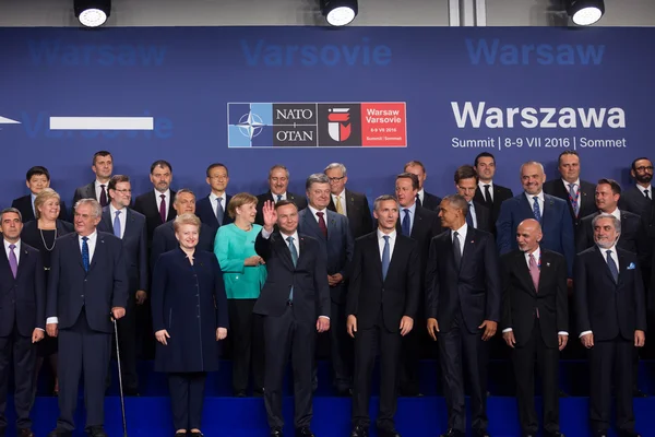 Group photo of participants of NATO summit in Warsaw — Stock Photo, Image