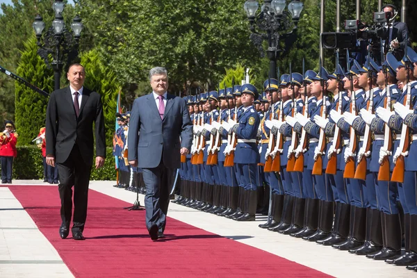 Ceremonia de encuentro de Petro Poroshenko e Ilham Aliyev en Bakú —  Fotos de Stock