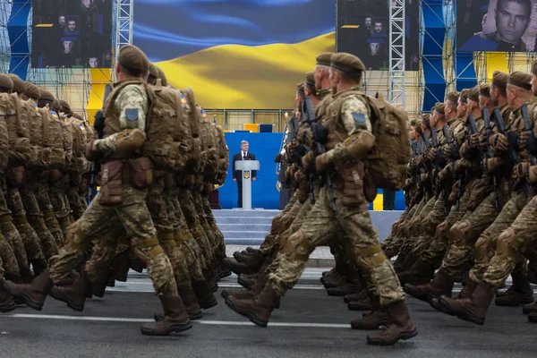 Unabhängigkeitsmarsch. 25. Jahrestag der Unabhängigkeit der Ukraine — Stockfoto