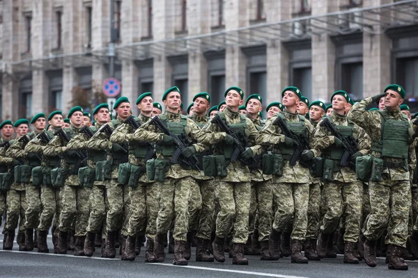 Militärparade in Kiew — Stockfoto