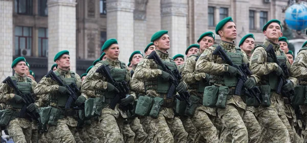 Militaire parade in Kiev — Stockfoto