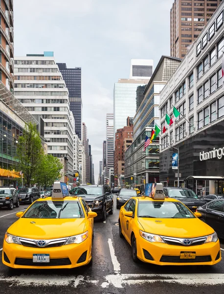 Taxi en las calles de Manhattan —  Fotos de Stock