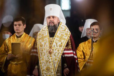 KYIV, UKRAINE - 15 Aralık 2020: Birleşme Konseyi 'nin ikinci kuruluş yıldönümü vesilesiyle kutlama hizmeti. Kyiv Metropolitan Epifanius ve Tüm Ukrayna