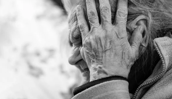 Una Anciana Retrato Una Mujer Muy Vieja Cansada Depresión Sentada — Foto de Stock