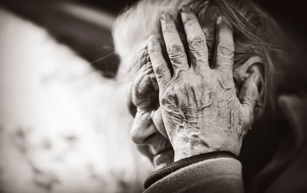 Una Anciana Retrato Una Mujer Muy Vieja Cansada Depresión Sentada — Foto de Stock