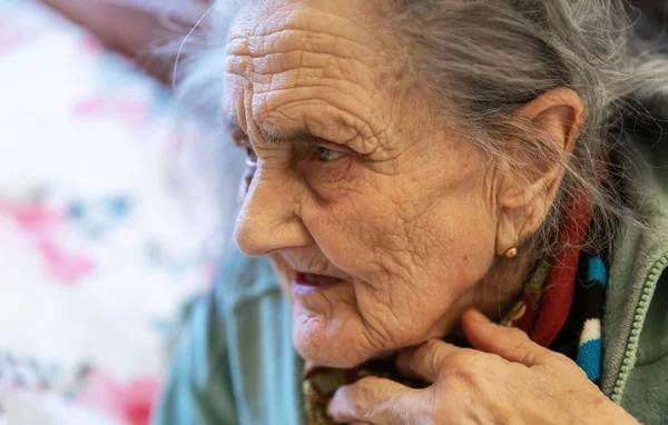 Una Anciana Retrato Una Mujer Muy Vieja Cansada Depresión Sentada — Foto de Stock
