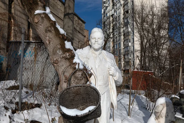 Киев Украина Января 2021 Года Памятники Эпохи Тоталитаризма Собраны Заснеженном — стоковое фото