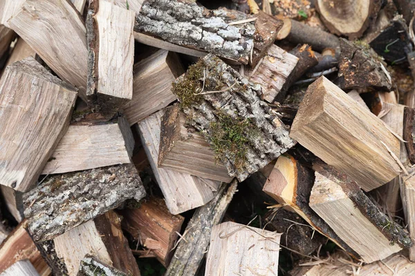 天然木制背景 木柴切碎的特写 一堆堆柴火 准备过冬的柴火 火柴堆 — 图库照片