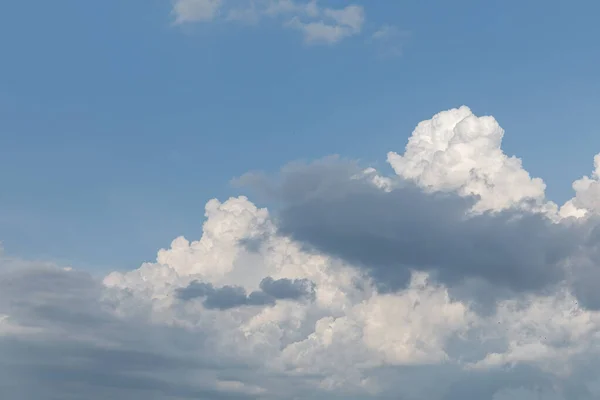 Fundo Natural Textura Lindas Nuvens Brancas Céu Azul Dia Ensolarado — Fotografia de Stock