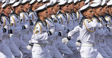 KYIV, UKRAINE - 24 Ağustos 2021: Ukrayna 'nın bağımsızlığının 30. yıldönümünü kutlamak. Kiev 'deki askeri geçit töreni. 