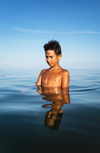 Relaxation Healthy Lifestyle Young Boy Teenager Bathes Sea — Stock Photo, Image