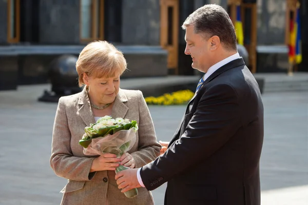 Ukrayna petro poroshenko ve federal Şansölye ve devlet başkanı — Stok fotoğraf