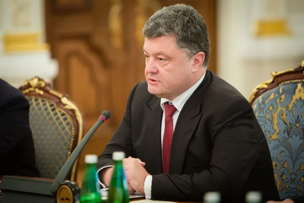 Presidente dell'Ucraina Petro Poroshenko durante la riunione del NSDC — Foto Stock