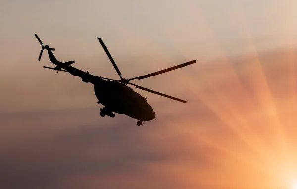 Ουκρανικά στρατιωτικό ελικόπτερο κατά την πτήση — Φωτογραφία Αρχείου